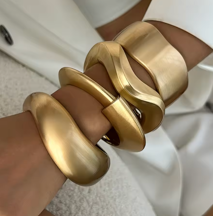 Bold Curve Cuffs Bracelet