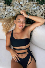 Bold Bikini – Halter Luxe
